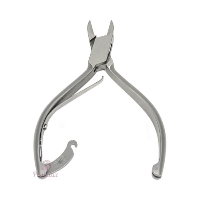 Nail clippers. Stainless steel. Tapered tips. 13.5 cm.