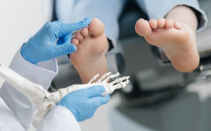 Gants poudrés ou non poudrés en tant que podologue/pédicure ?